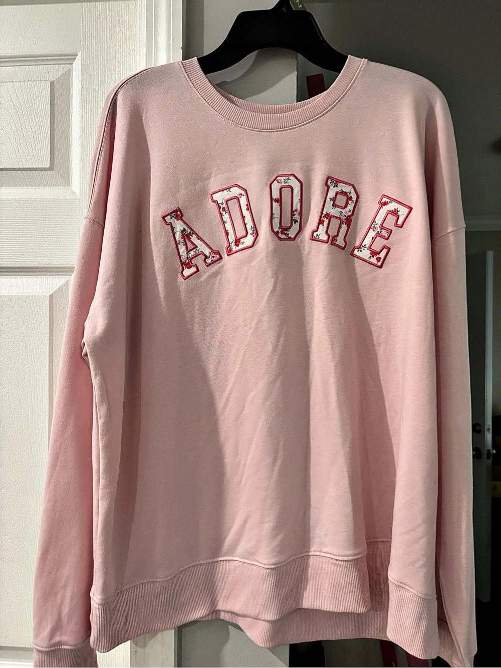 Joyspun Graphic Sweatshirt in Pink Size Large NWT